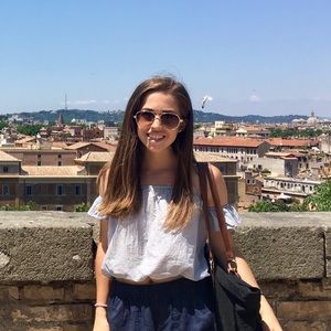 Meet your Posher, Nadya